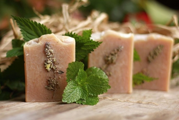 Mýdlárna Erdé tuhý šampon - Hedvábné bylinky - Varianta: 50 g