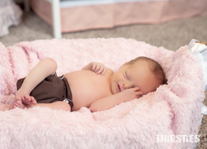 Thirsties Newborn AIO na PAT Rainbow